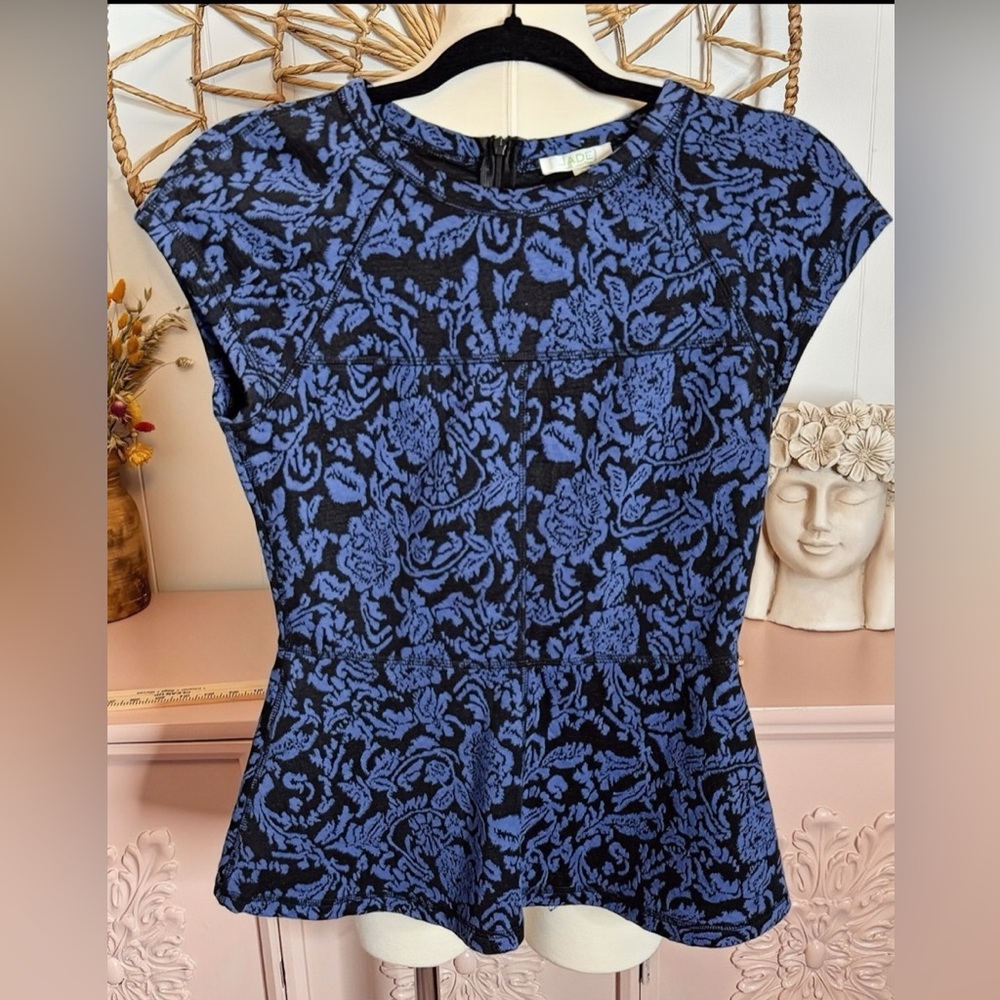 Women’s Jade Sinze‎ small Blue Floral Women's Top